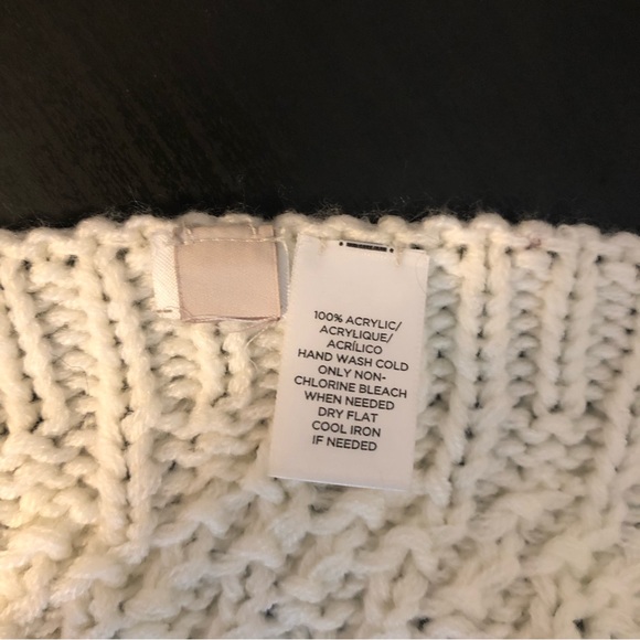 Lot of 3 Scarves- 2 Infinity Style and 1 Cowl Neck Style- Black, Grey and Cream - Picture 6 of 8